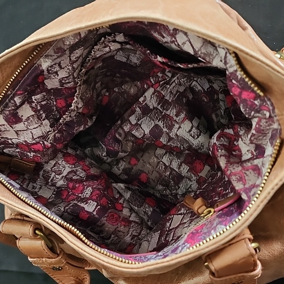 Elliott Lucca Distressed Bag - Picture 3 of 7